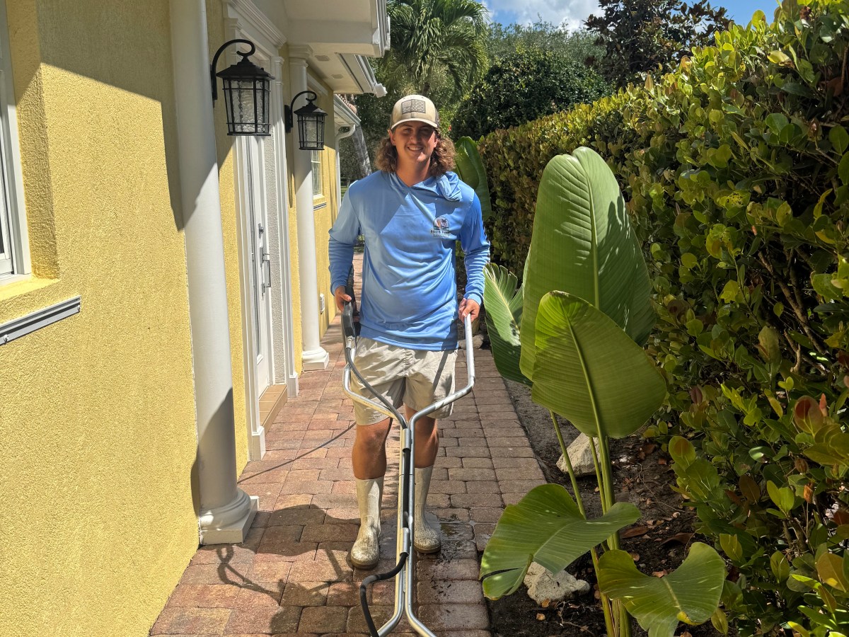 Soft Washing vs. Power&nbsp;Washing